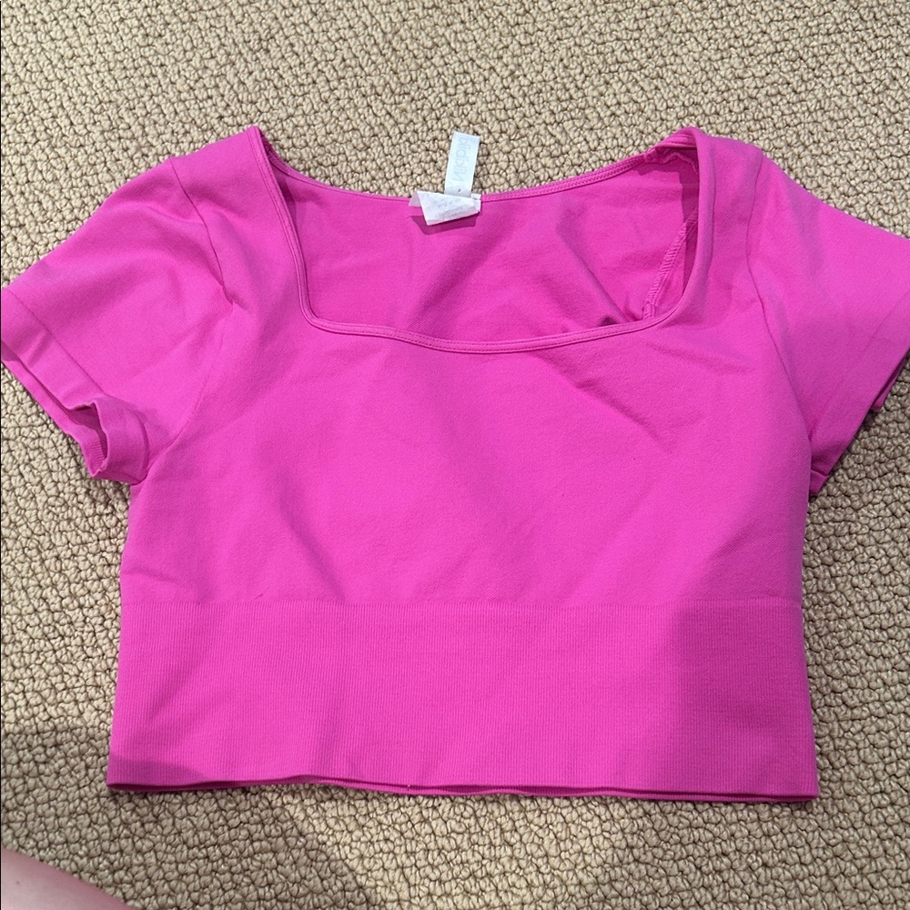 Nikibiki Fuchsia crop top